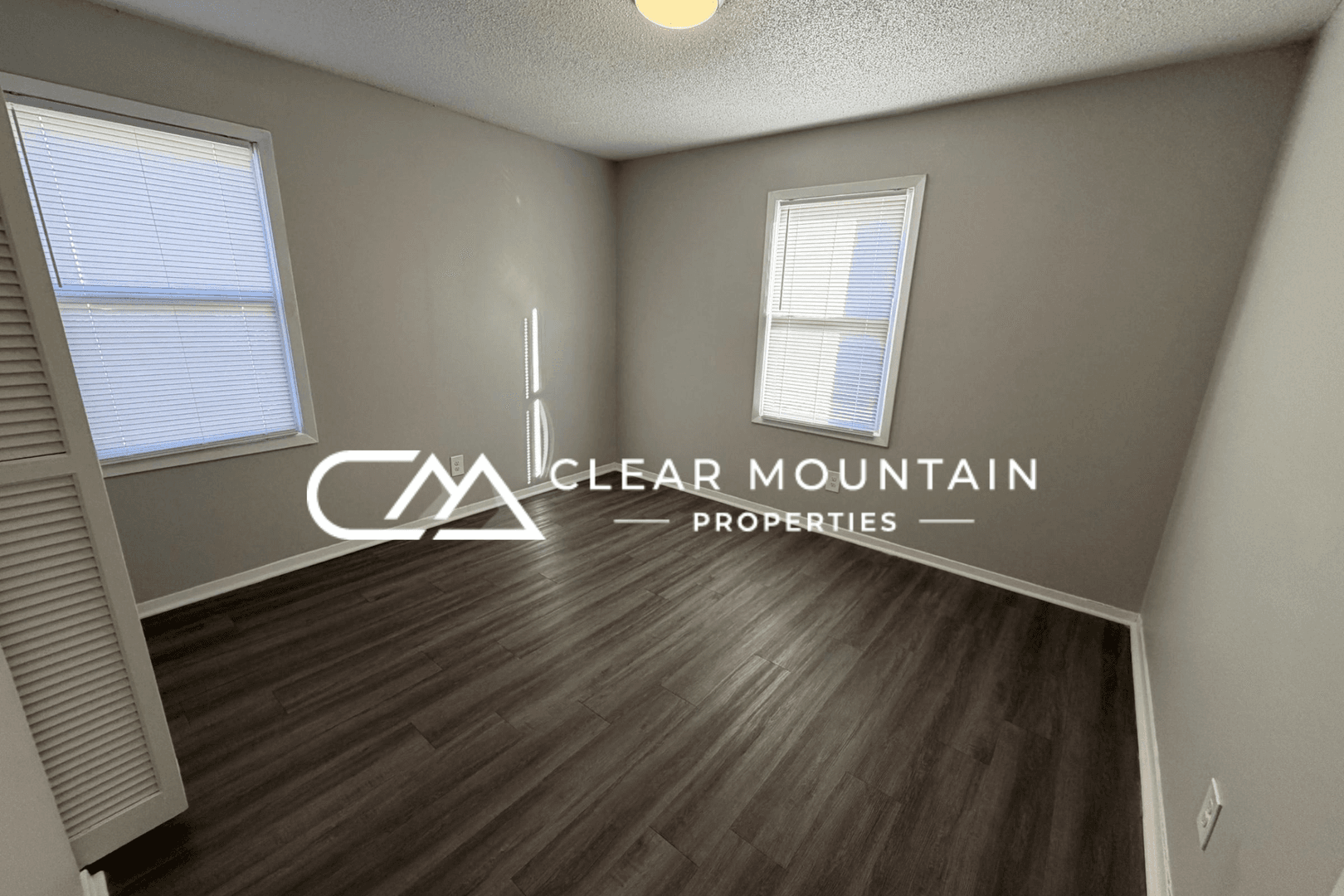 Greer Apartment: 1102 W Poinsett St