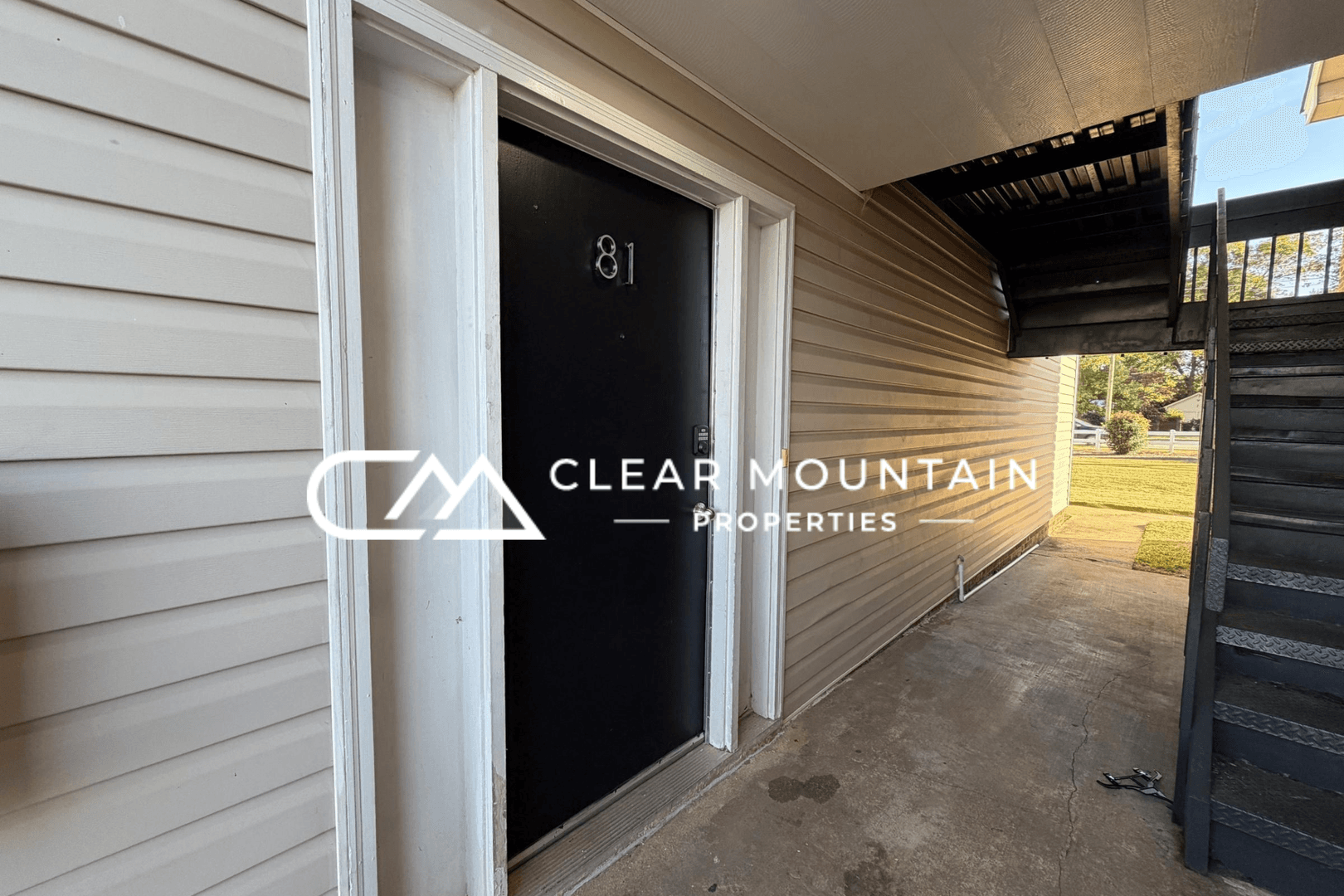 Greer Apartment: 1102 W Poinsett St