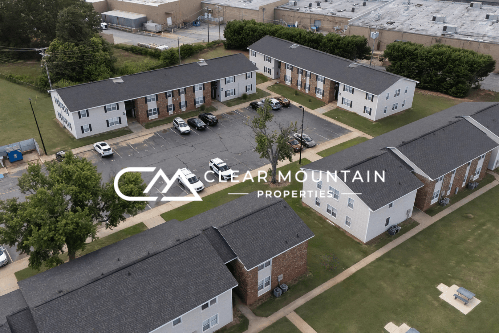 Greer Apartment: 1102 W Poinsett St