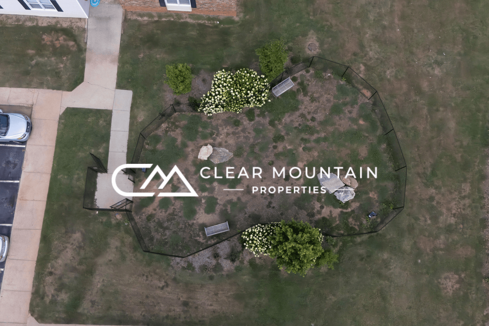 Greer Apartment: 1102 W Poinsett St