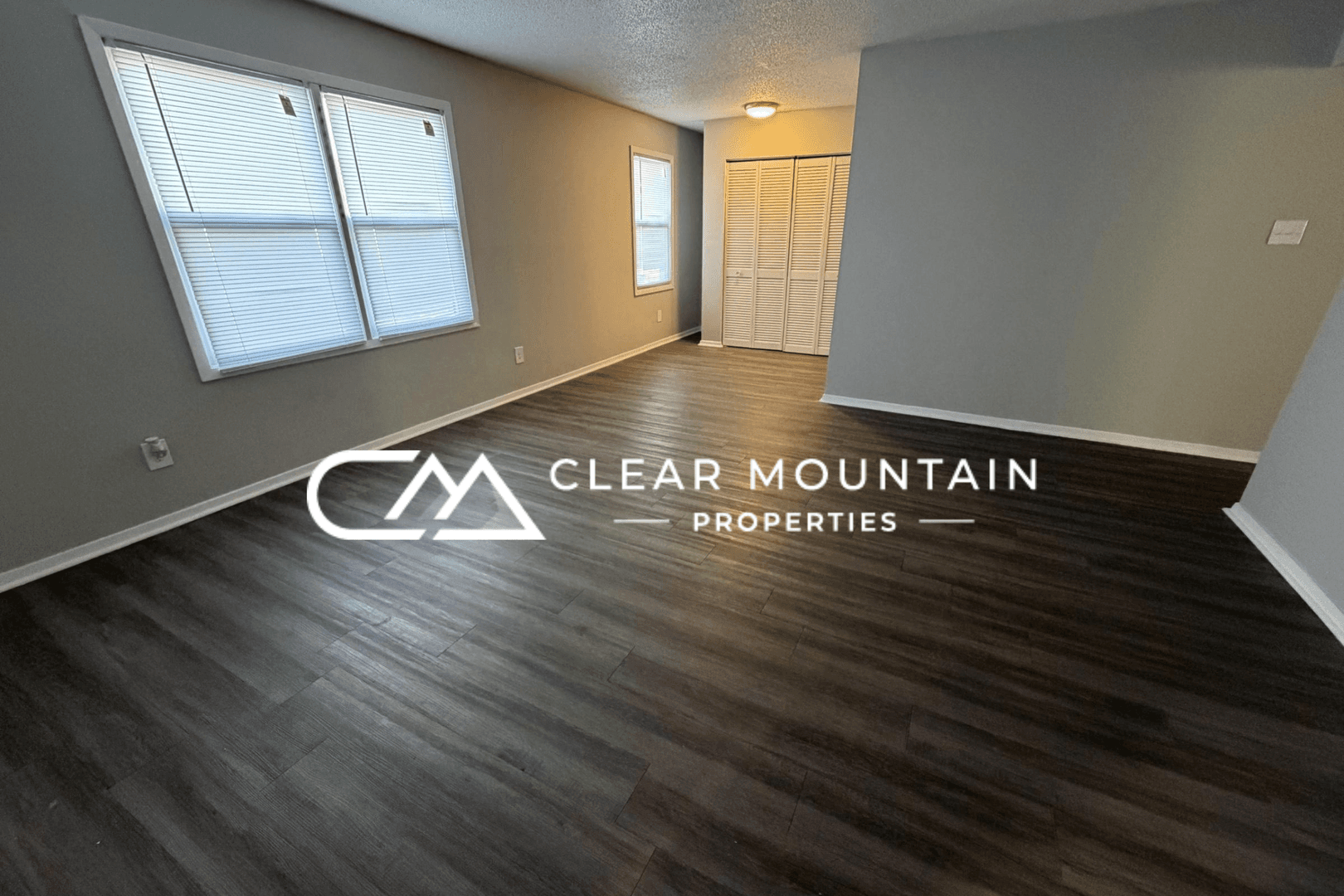 Greer Apartment: 1102 W Poinsett St