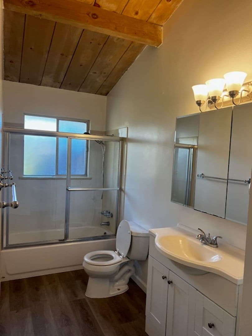 Mountain View Apartment: 2483, 2485, 2489, 2491 Whitney Drive