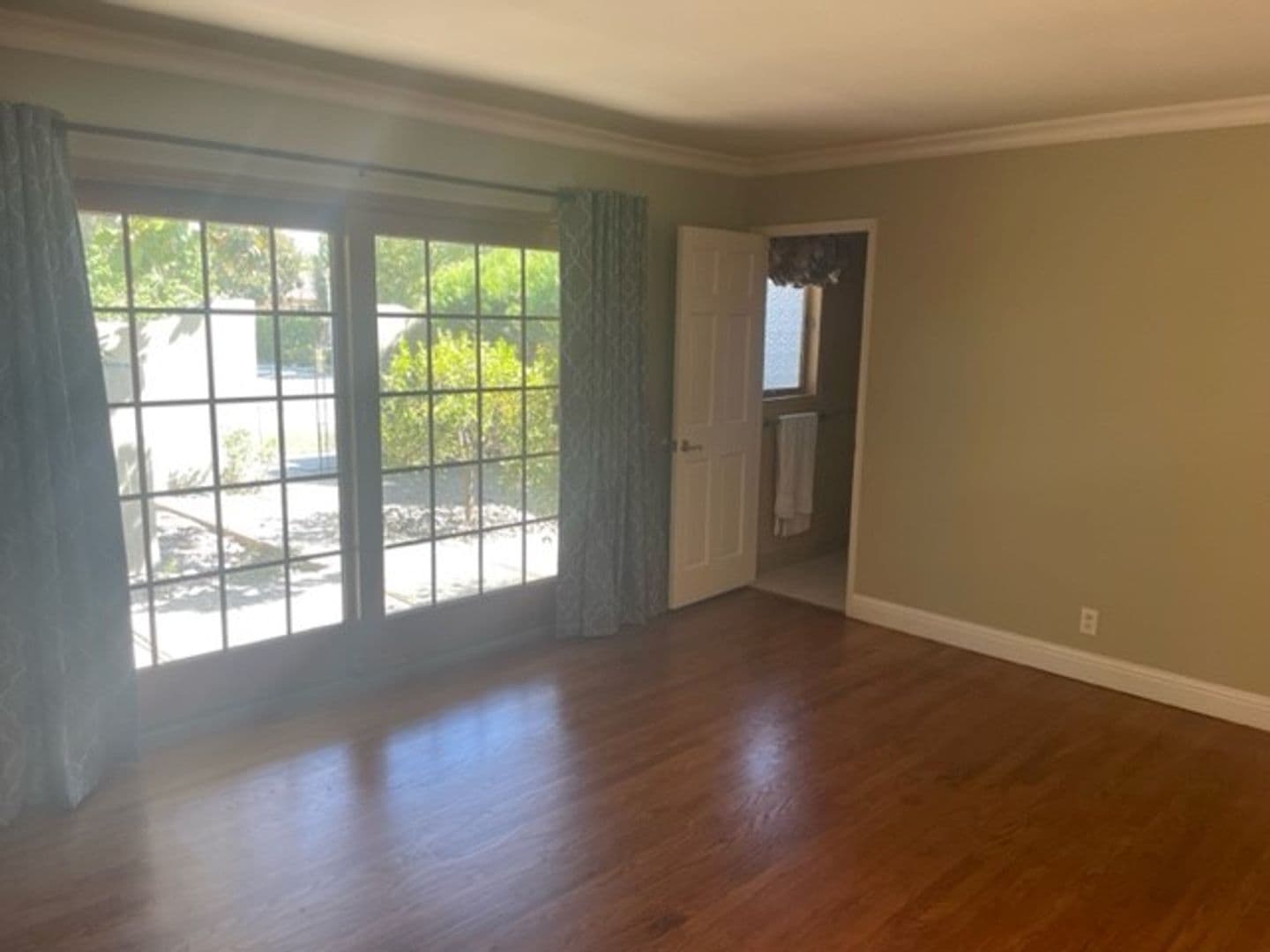 San Jose House: 4588 Corona Drive