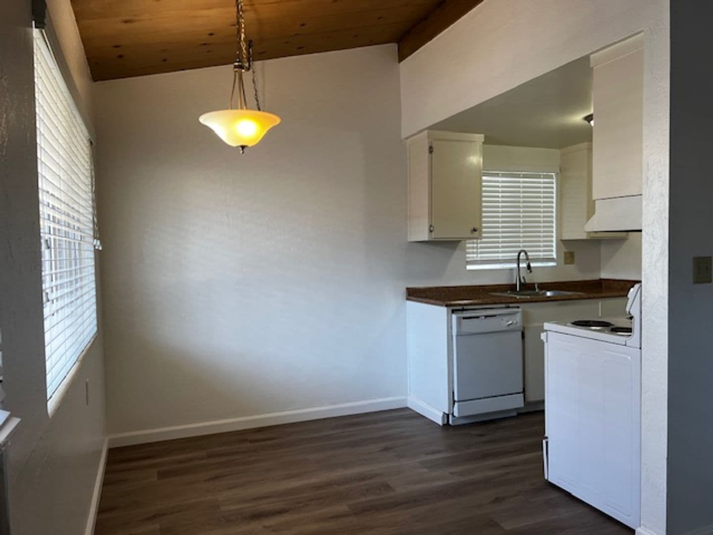 Mountain View Apartment: 2483, 2485, 2489, 2491 Whitney Drive