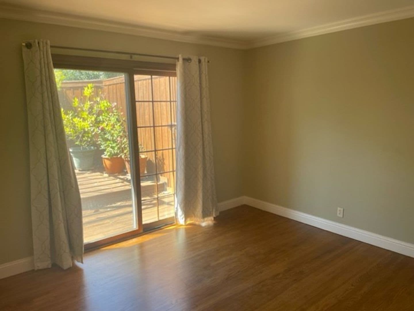 San Jose House: 4588 Corona Drive