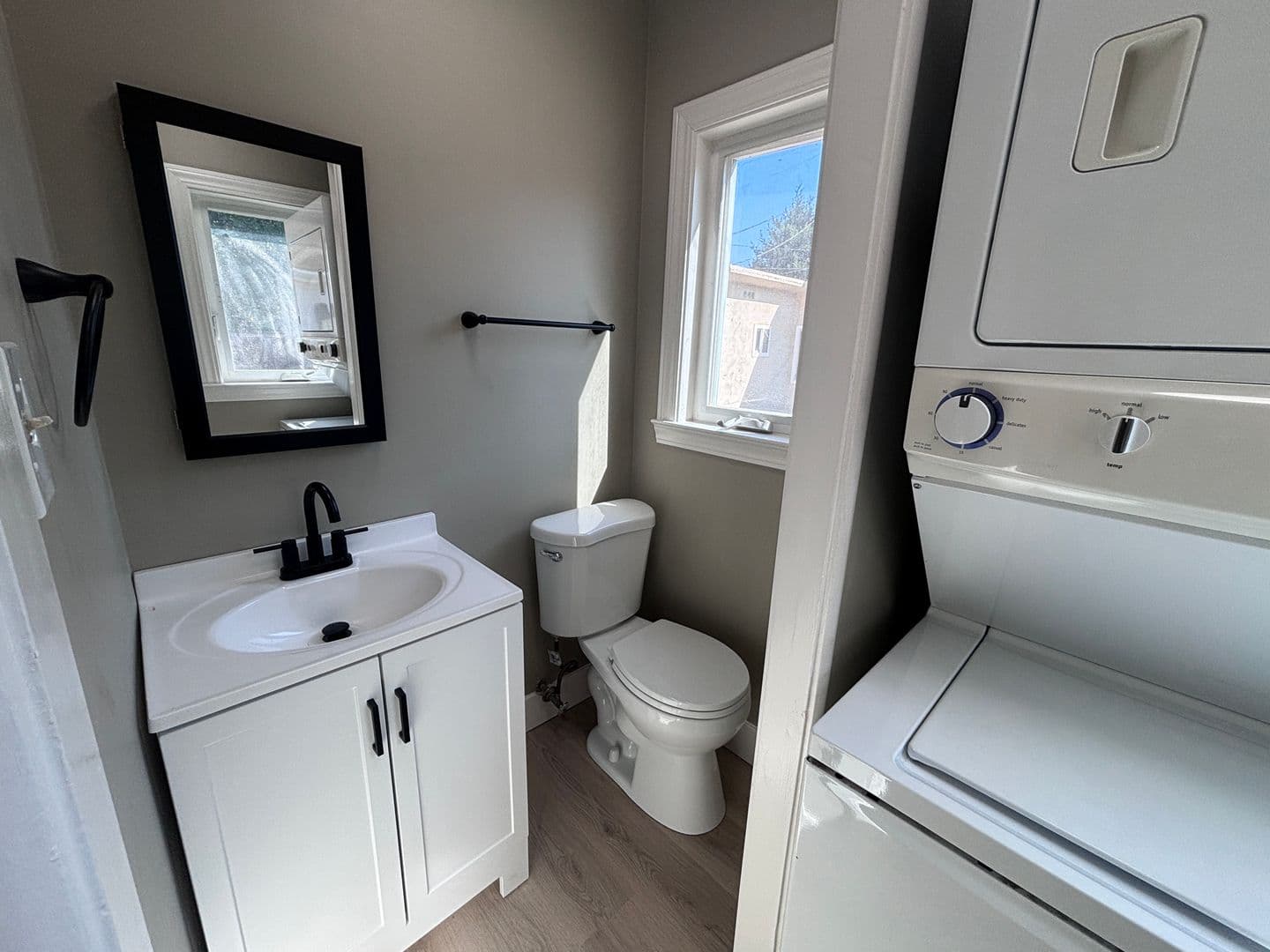Santa Clara House: 112 N. Cypress Ave