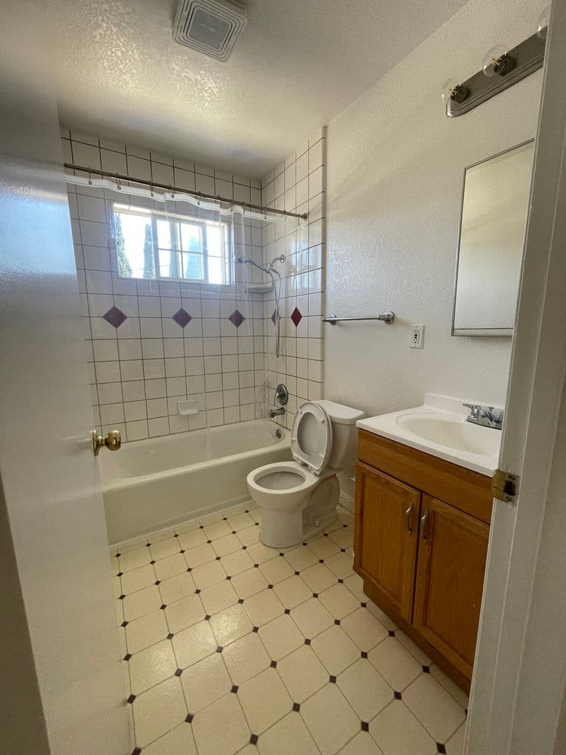 Santa Clara Apartment: 2206 Deborah Drive
