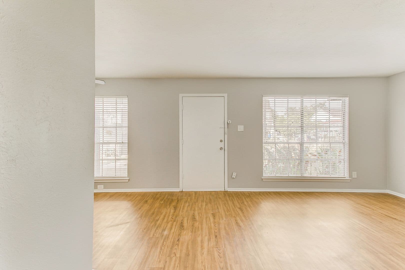 Fort Worth Apartment: 2200 W Lowden Street
