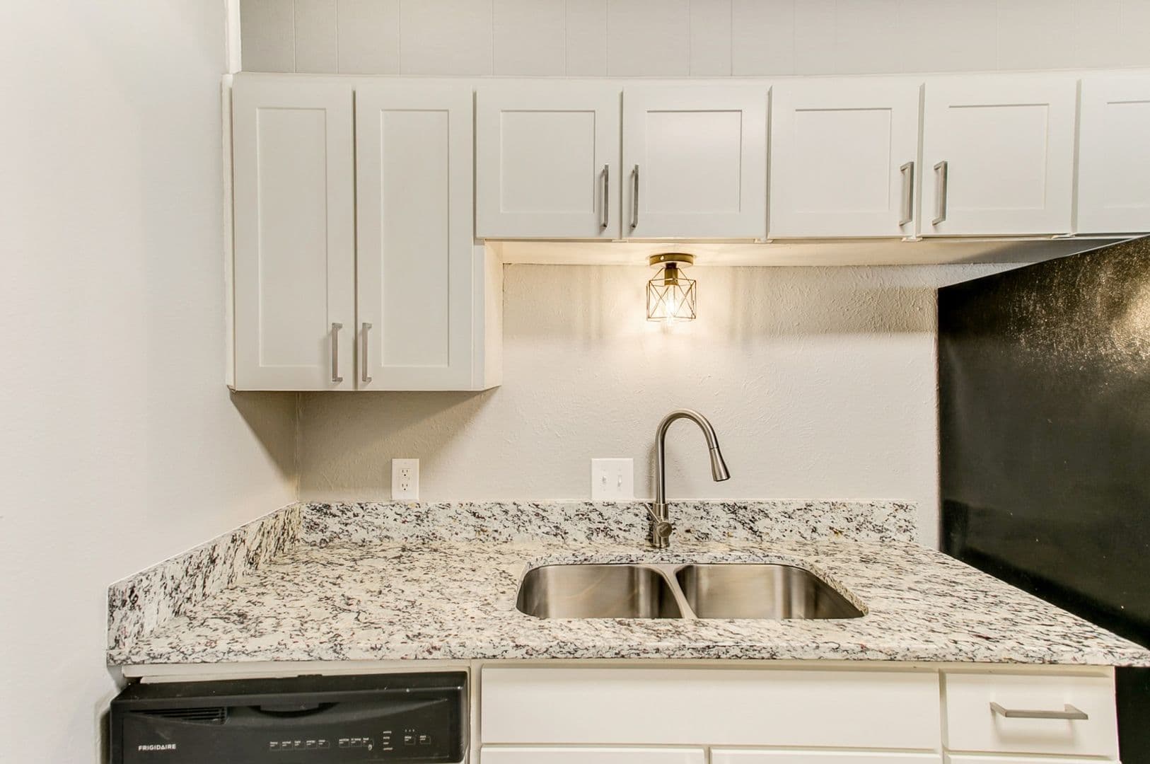 Fort Worth Apartment: 2200 W Lowden Street