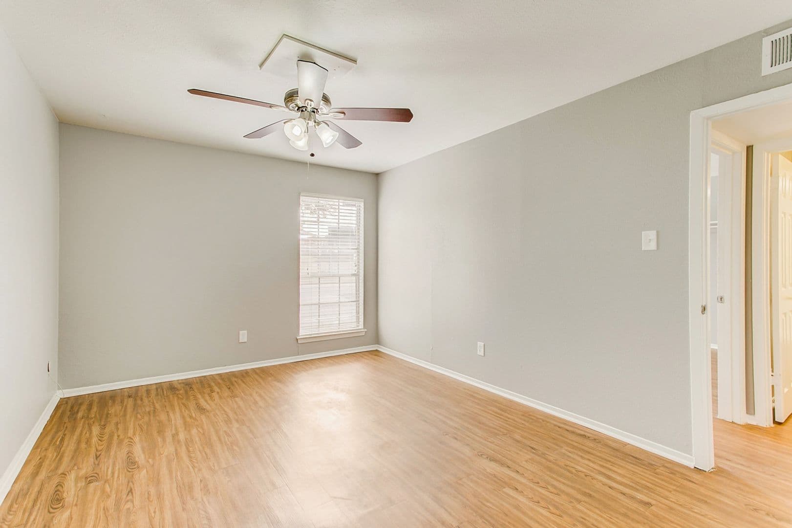 Fort Worth Apartment: 2200 W Lowden Street