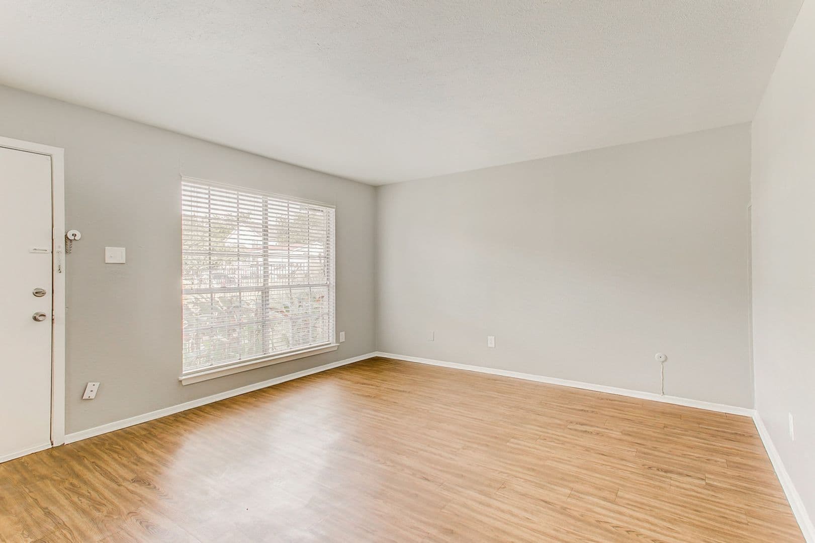 Fort Worth Apartment: 2200 W Lowden Street