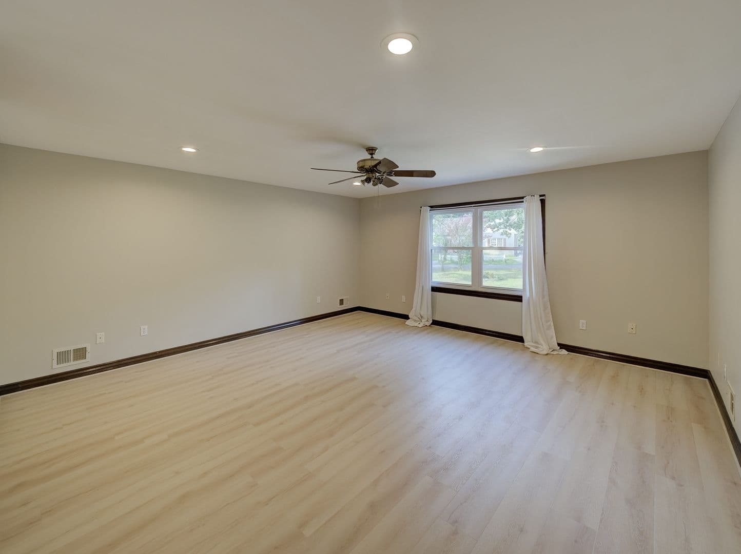 Morganville House: 17 Bauers Ln