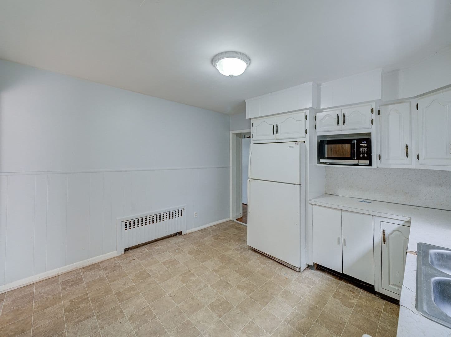 Manville House: 719 Newark Ave