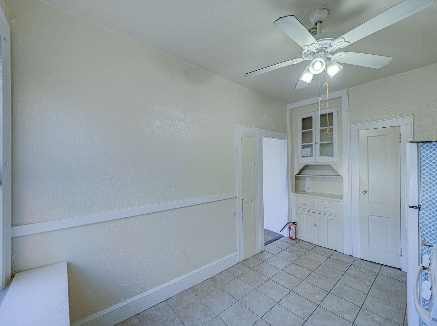 Roselle Apartment: 706 Chestnut St