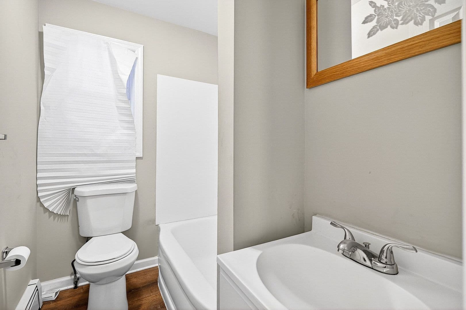 Old Bridge House: 24 Steinhardt Ave