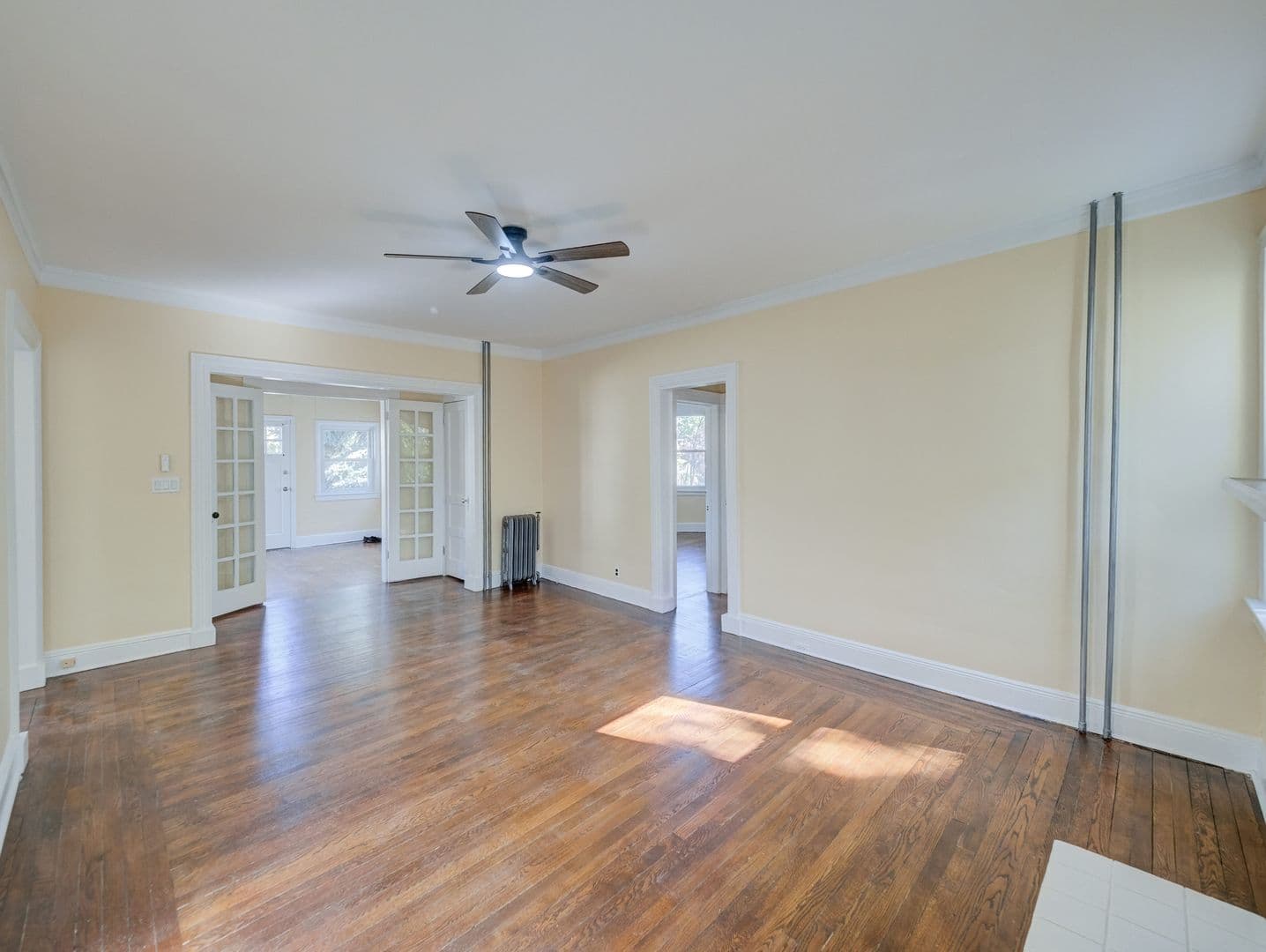 West Orange House: 14 Winding Way