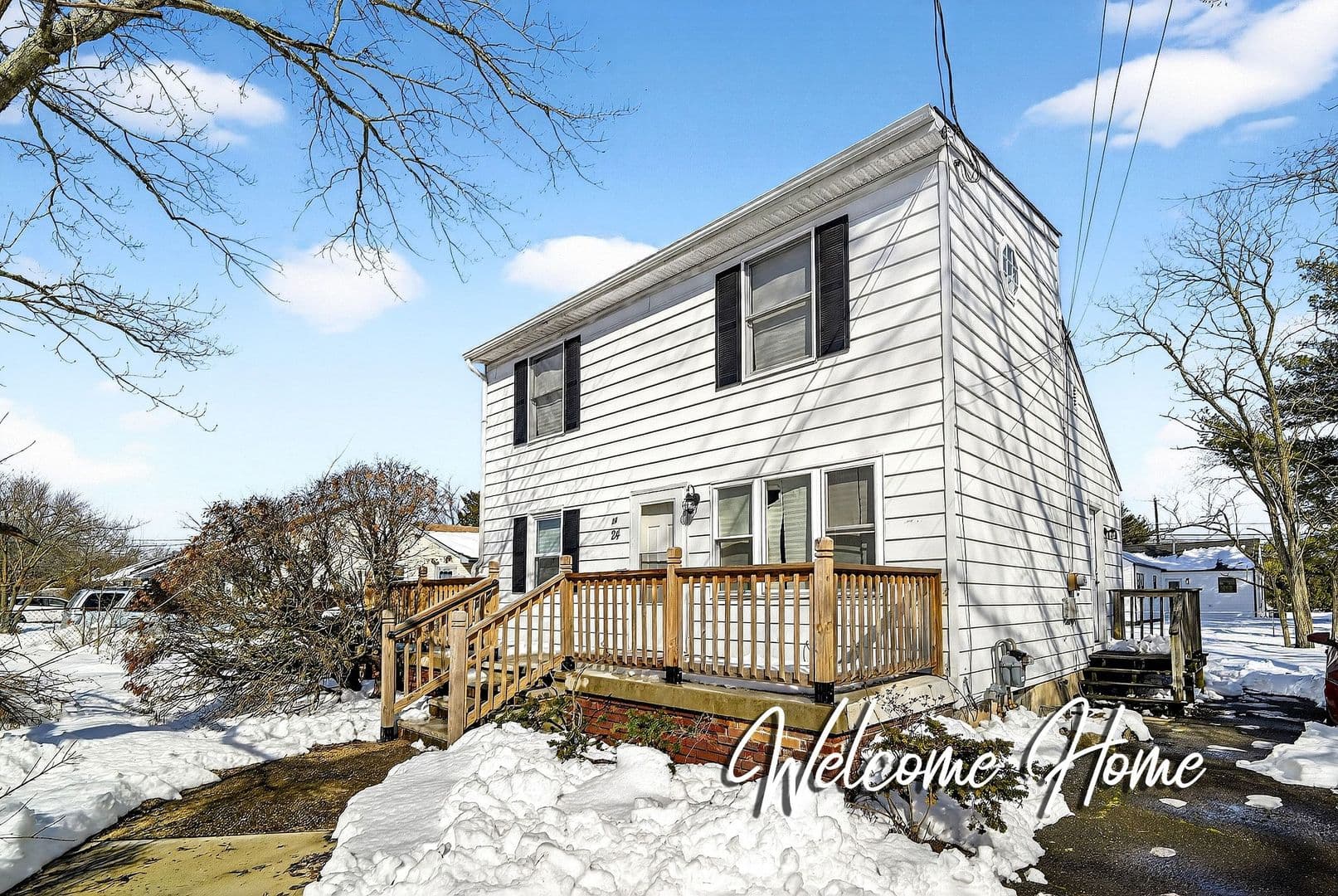 Old Bridge House: 24 Steinhardt Ave