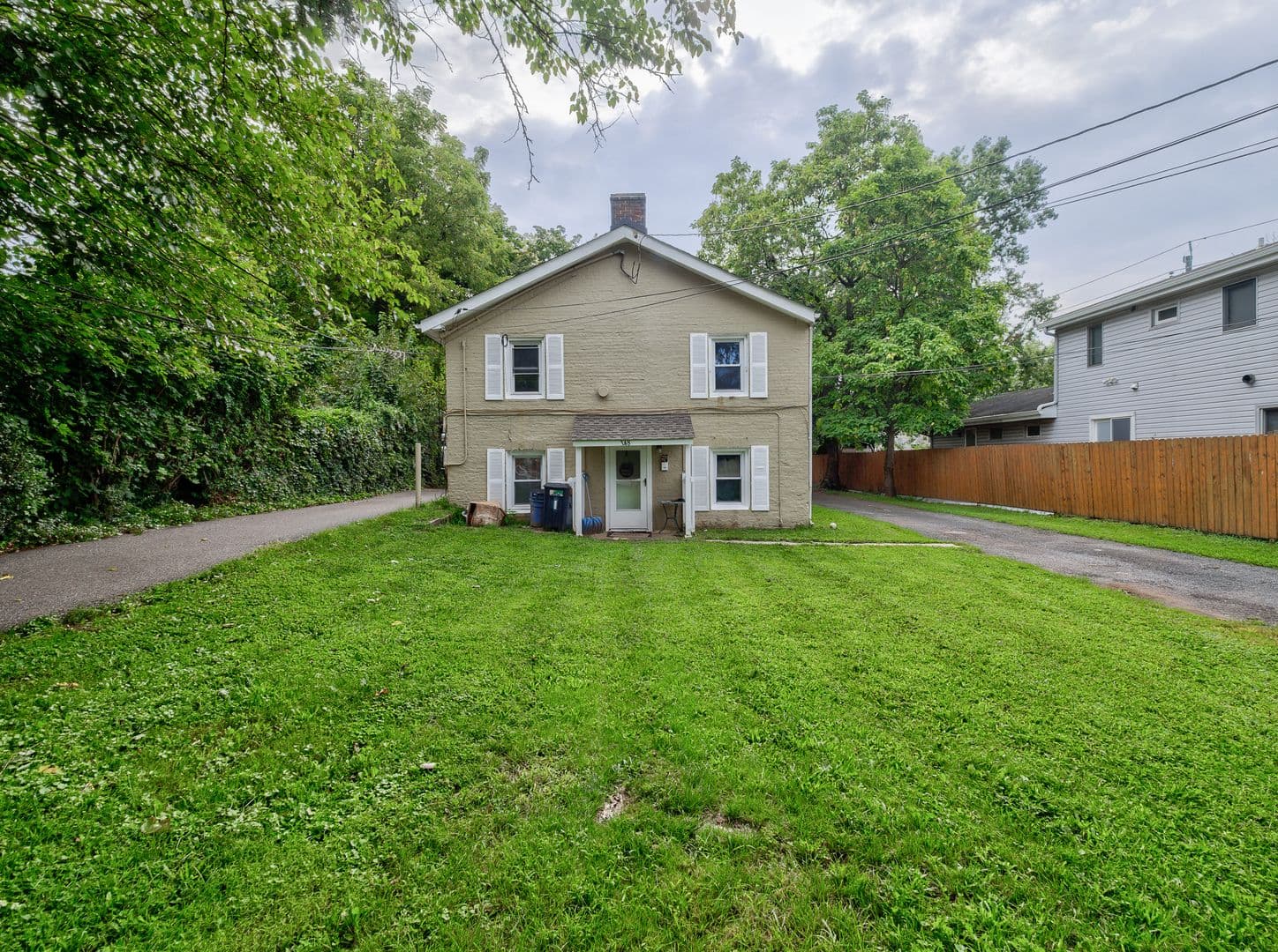 Sommerville Apartment: 148 Davenport Street,