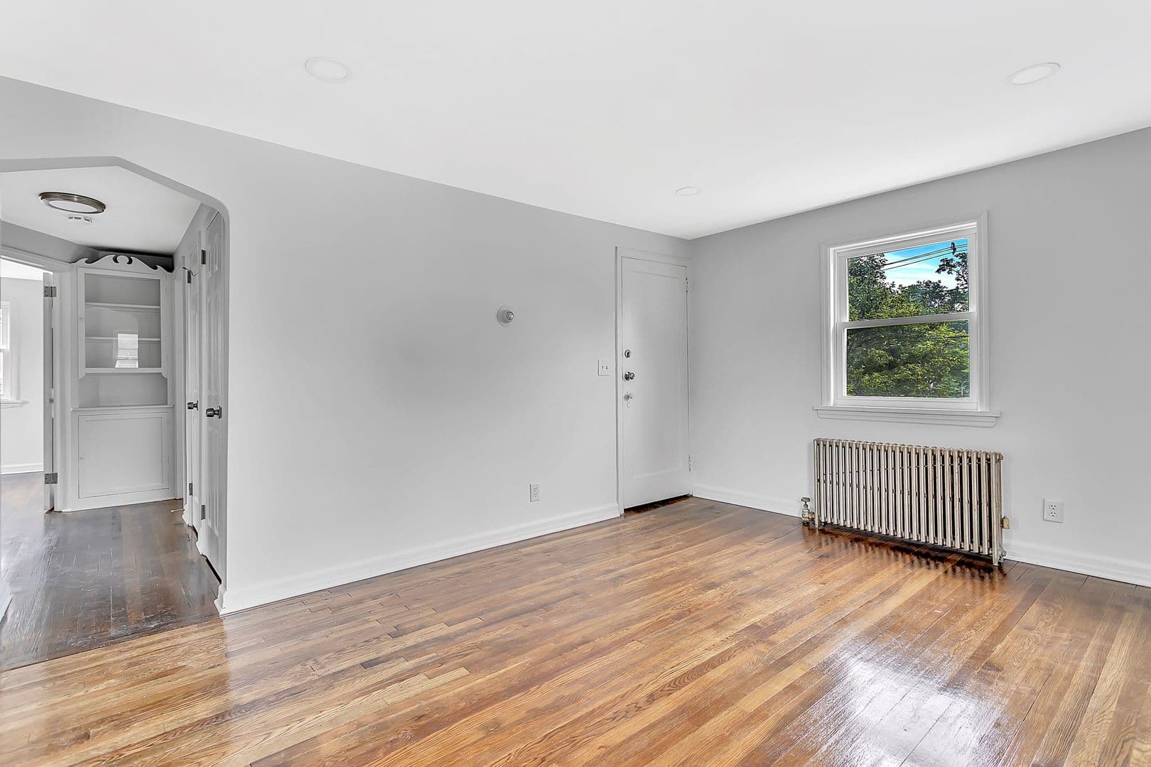 Dunellen Apartment: 401 Sanford Ave