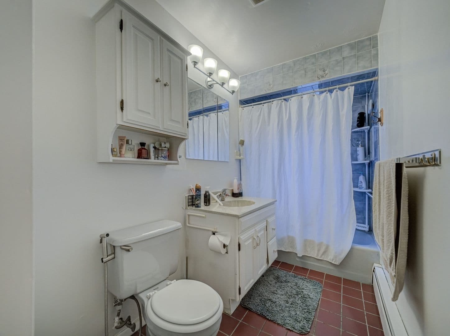 Carteret House: 74 Markowitz St