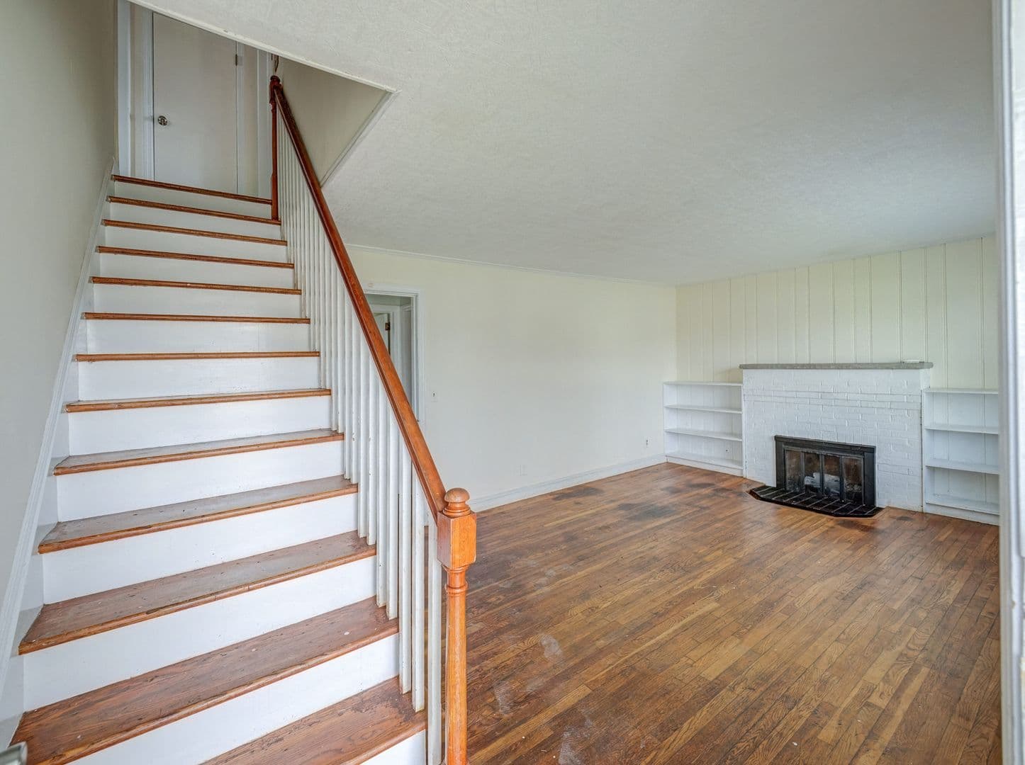 Manville House: 719 Newark Ave
