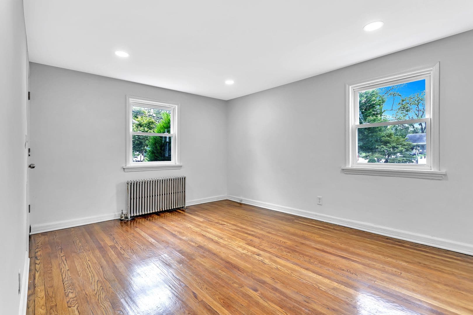 Dunellen Apartment: 401 Sanford Ave