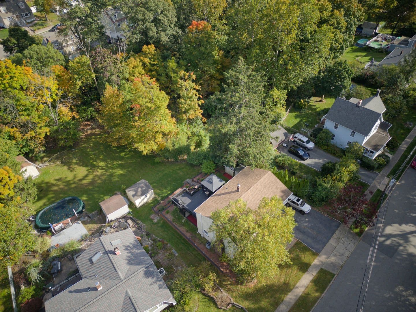 Bloomingdale House: 128 Reeve Ave,