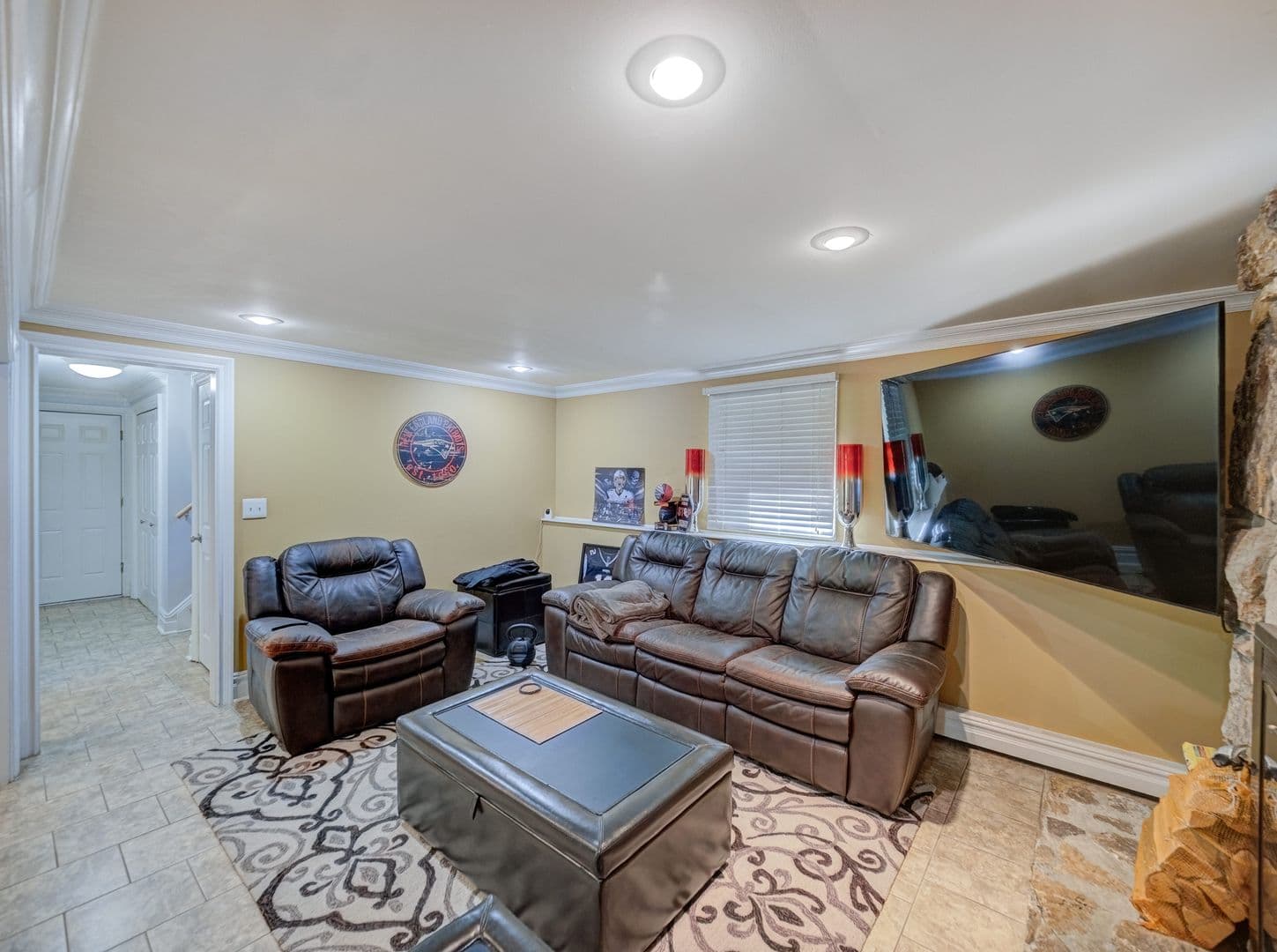 Bloomingdale House: 128 Reeve Ave,