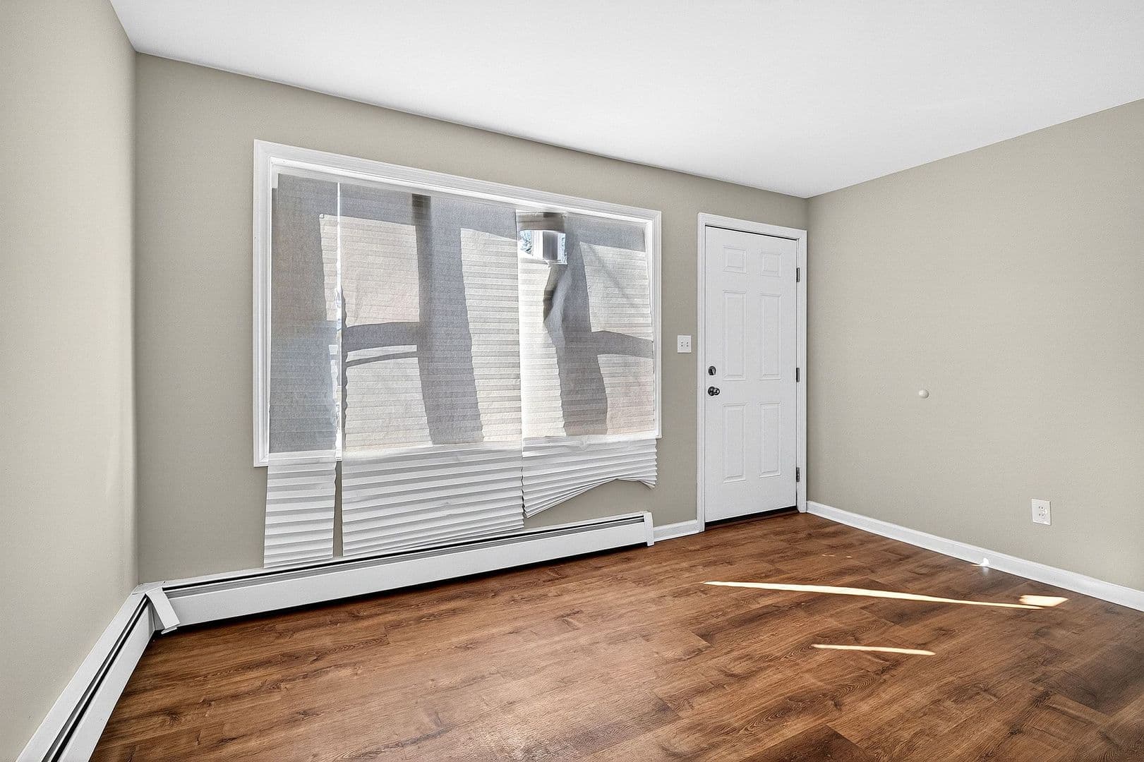 Old Bridge House: 24 Steinhardt Ave