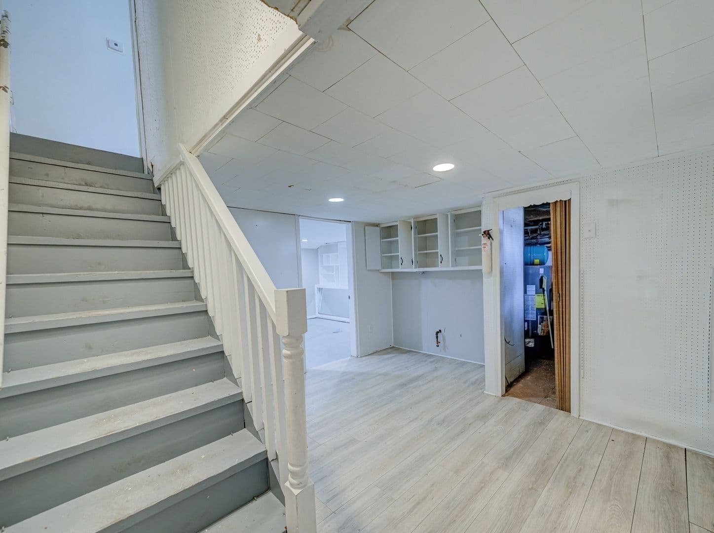 Manville House: 719 Newark Ave