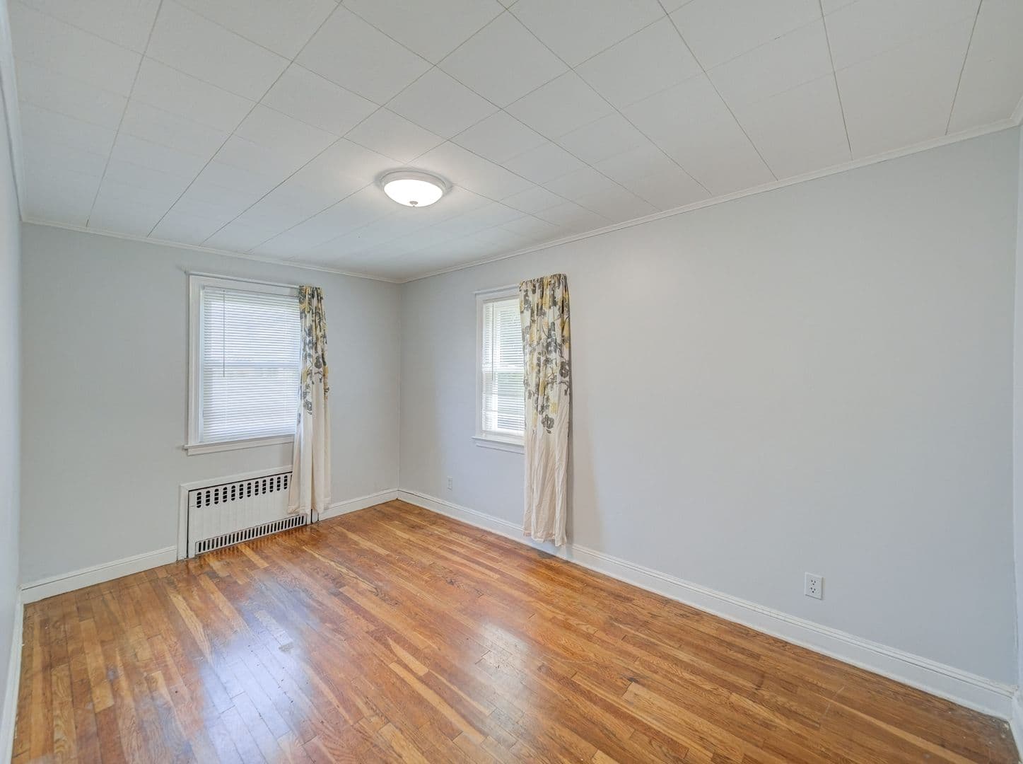 Manville House: 719 Newark Ave