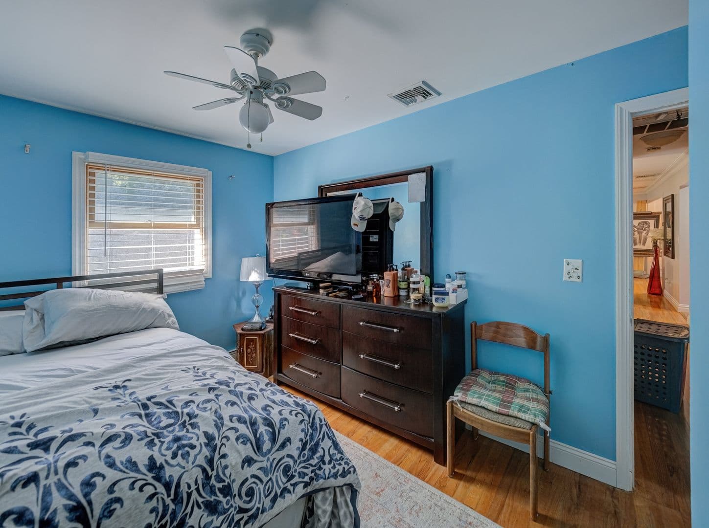 Bloomingdale House: 128 Reeve Ave,