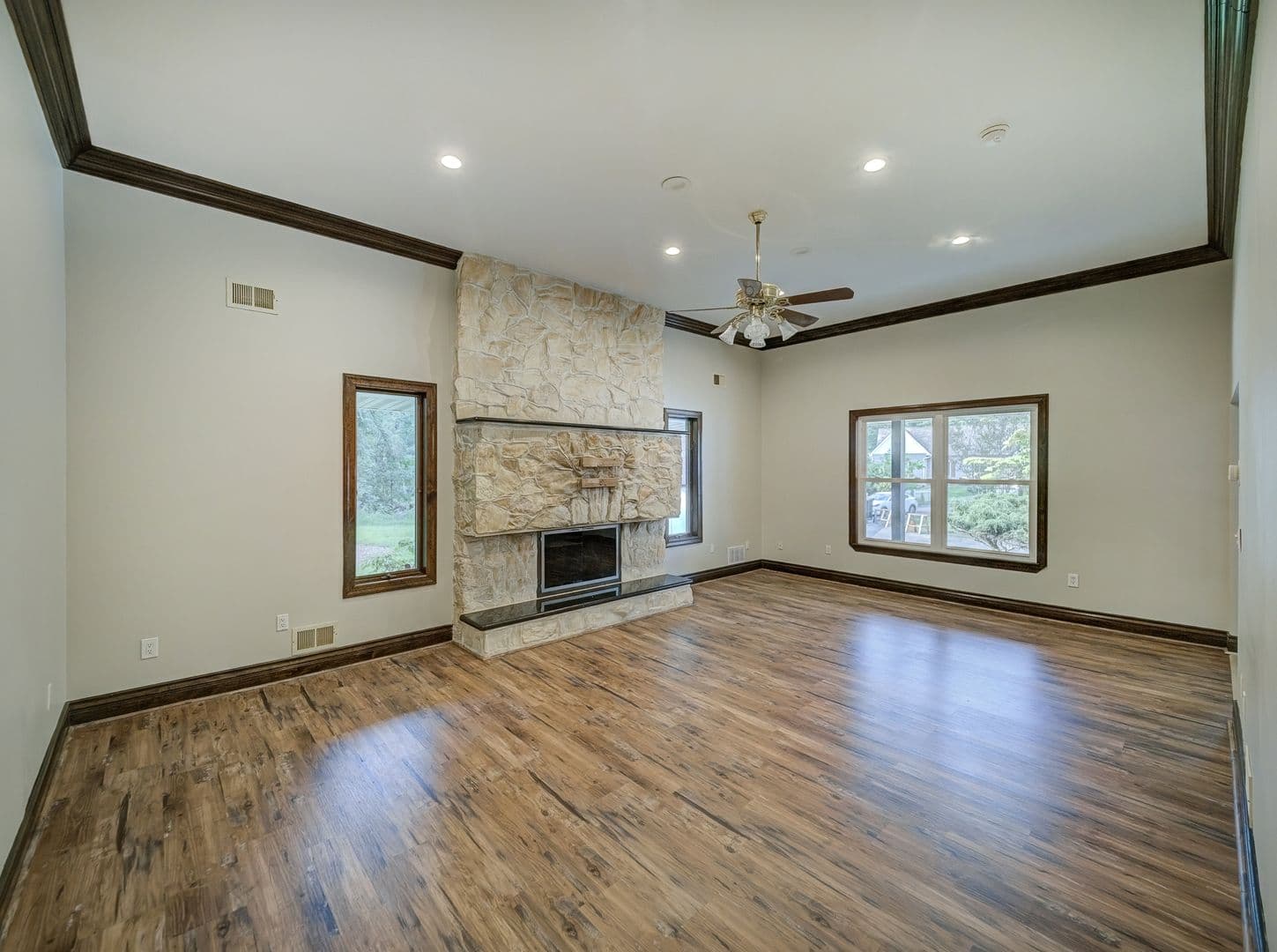 Morganville House: 17 Bauers Ln
