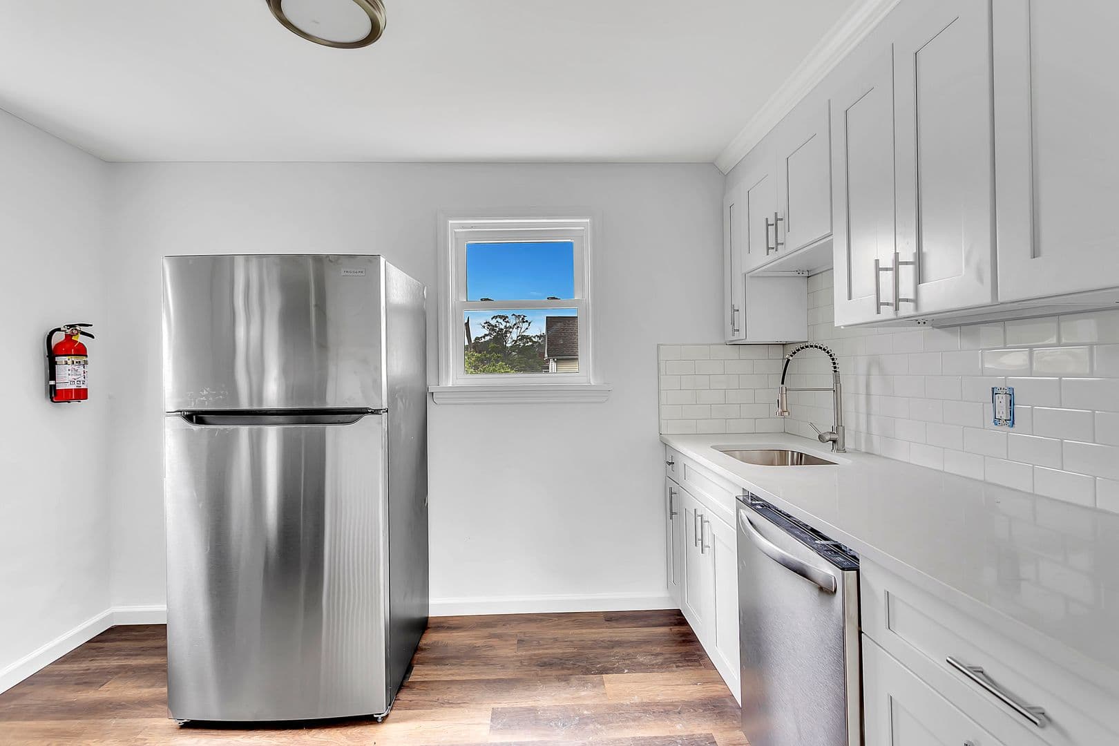 Dunellen Apartment: 401 Sanford Ave