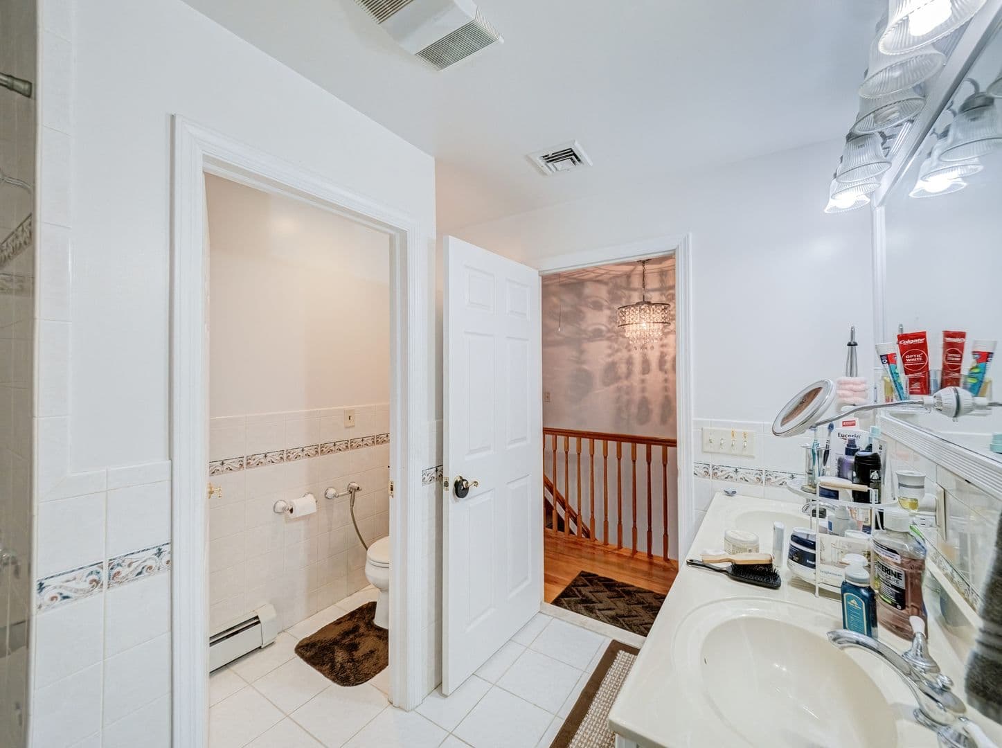 Carteret House: 74 Markowitz St