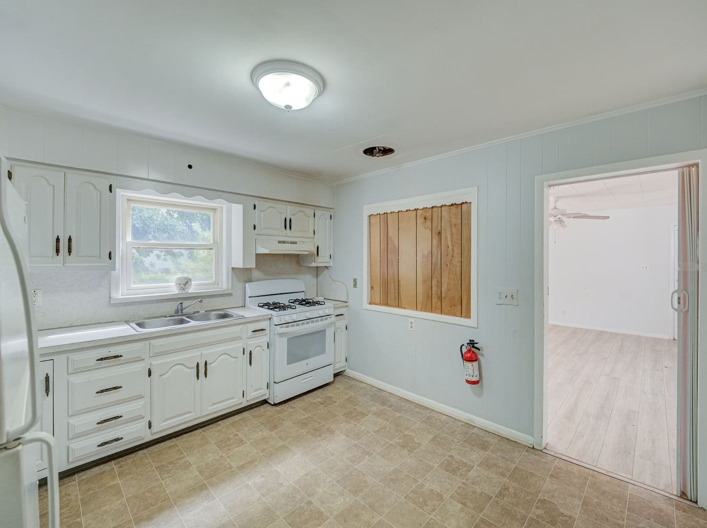 Manville House: 719 Newark Ave