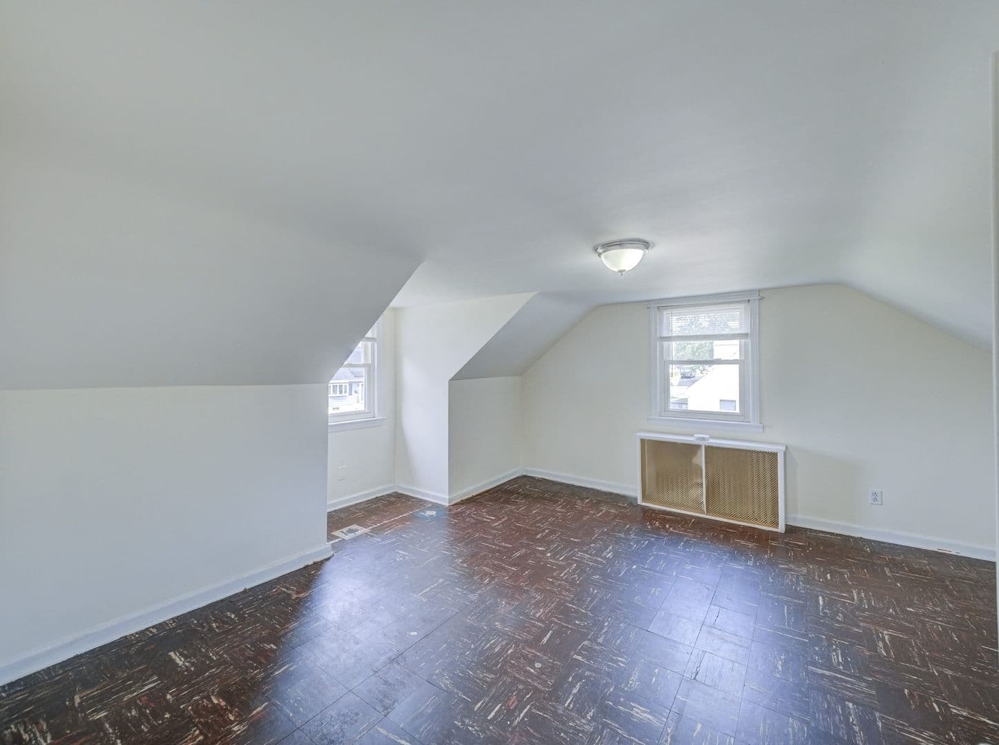 Manville House: 719 Newark Ave