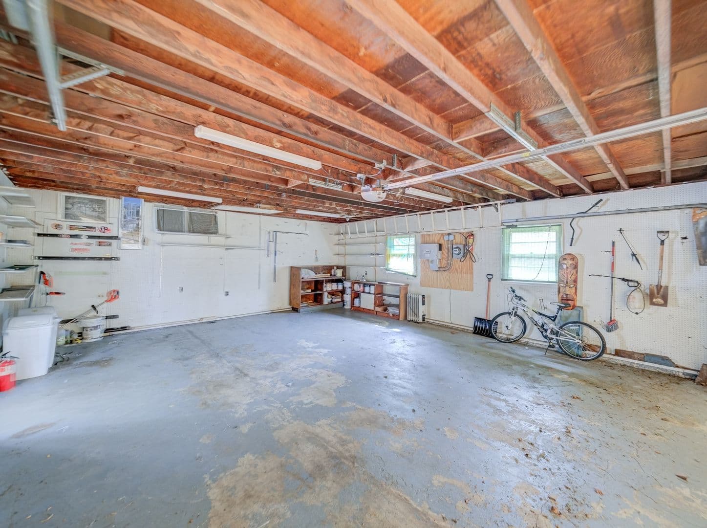 Manville House: 719 Newark Ave