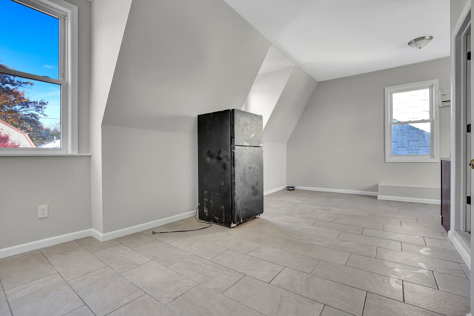 Newark Apartment: 142-144 Seymour Ave