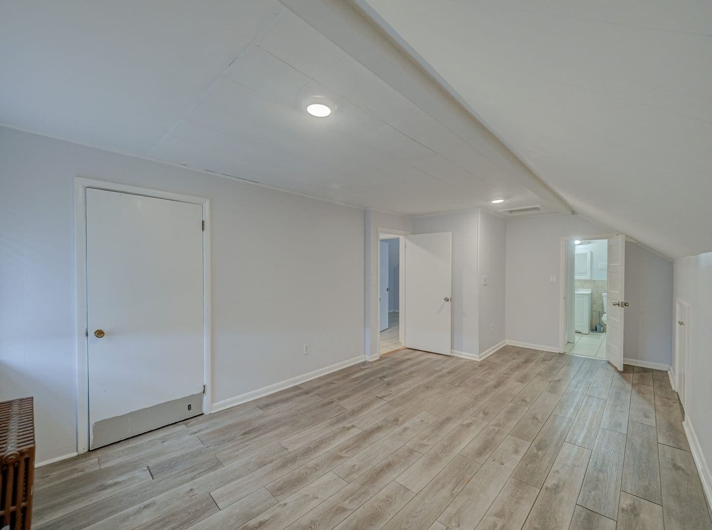 Bound Brook Apartment: 407 Longwood Ave