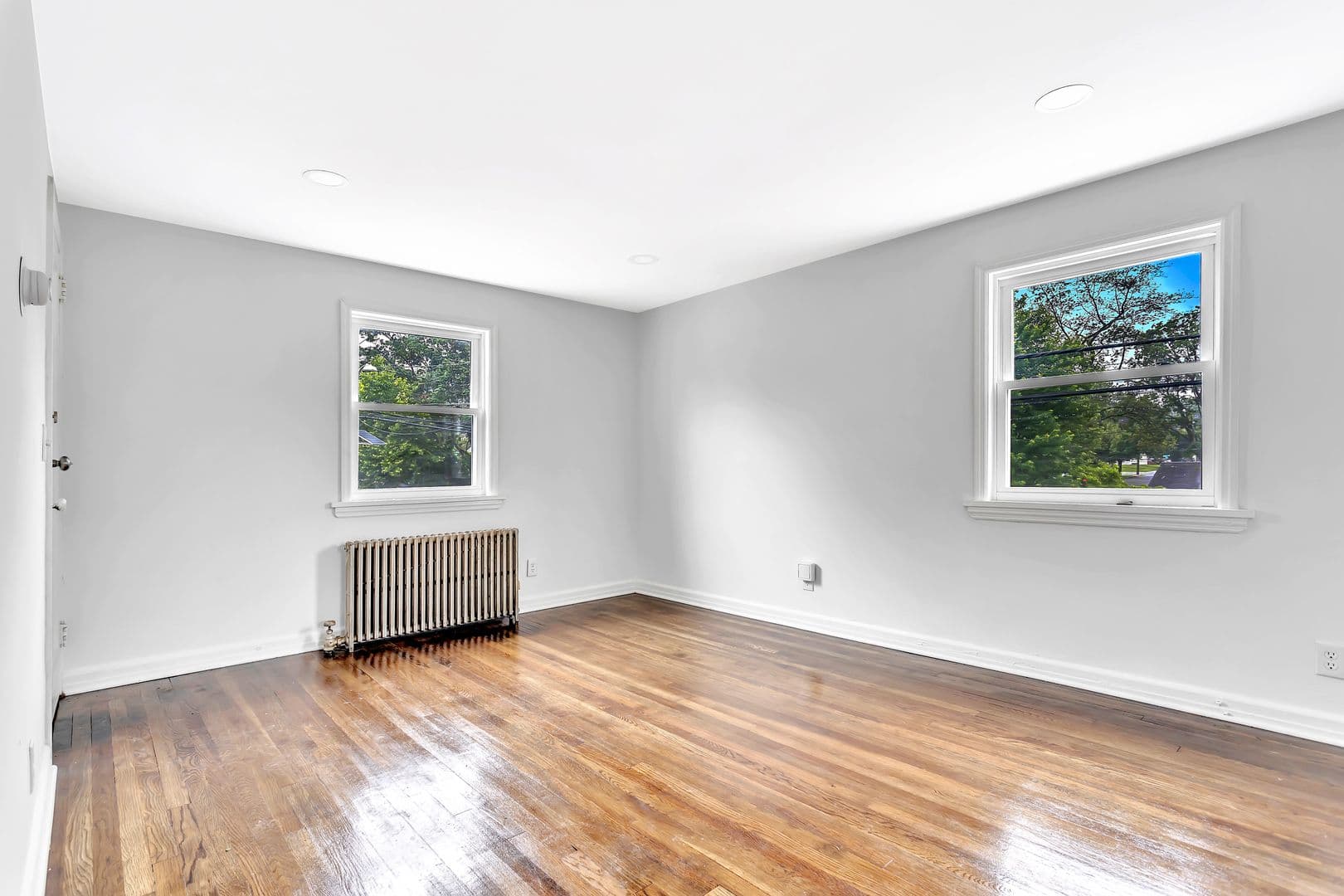 Dunellen Apartment: 401 Sanford Ave