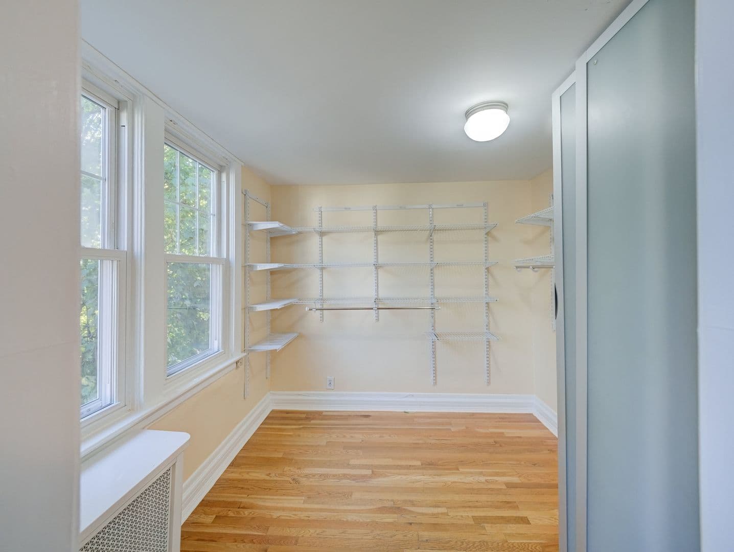 West Orange House: 14 Winding Way