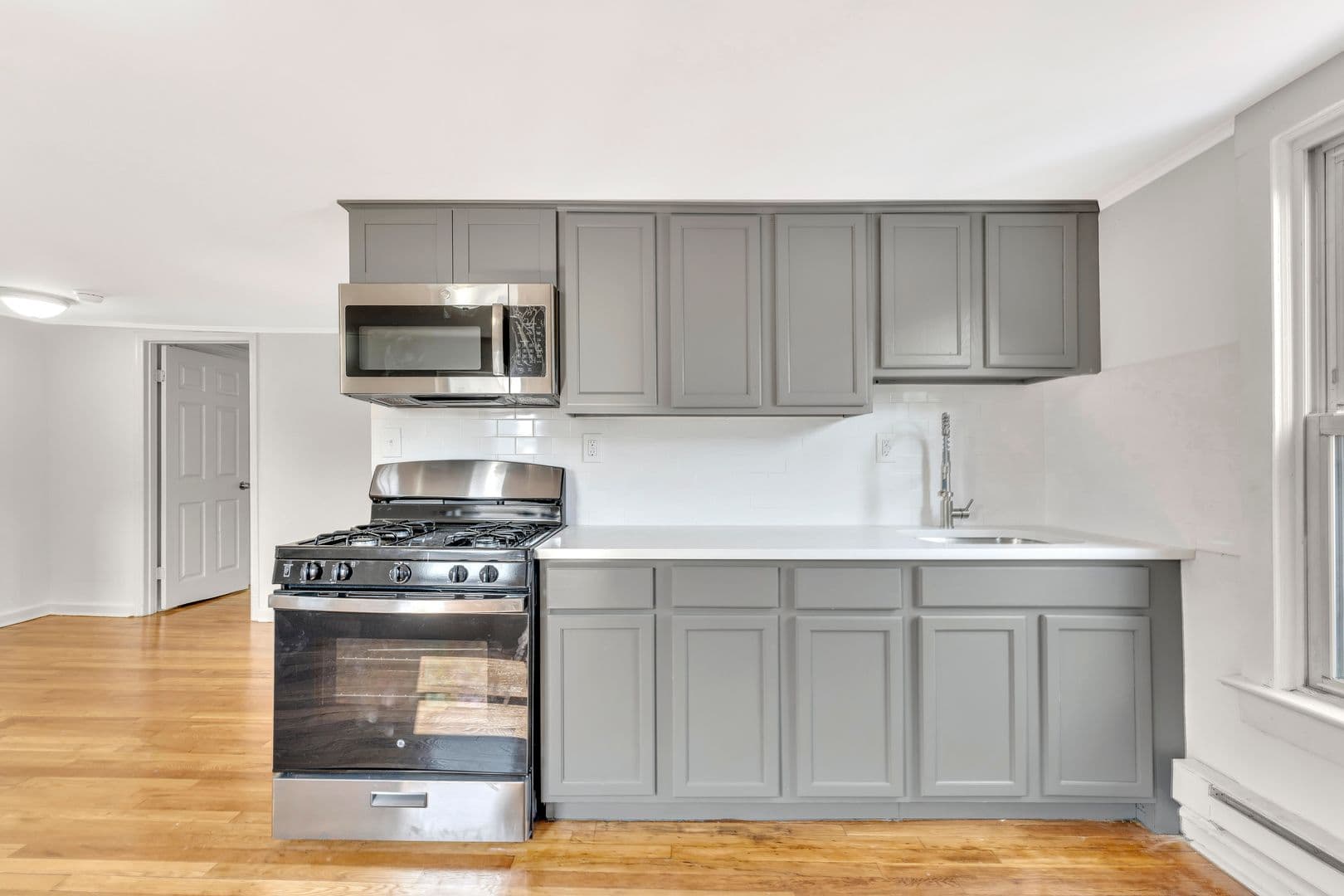 Jamesburg Apartment: 37 Hooker St