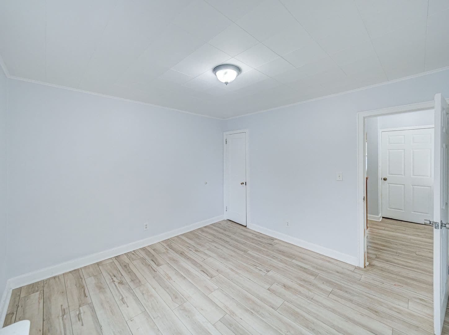 Bound Brook Apartment: 407 Longwood Ave