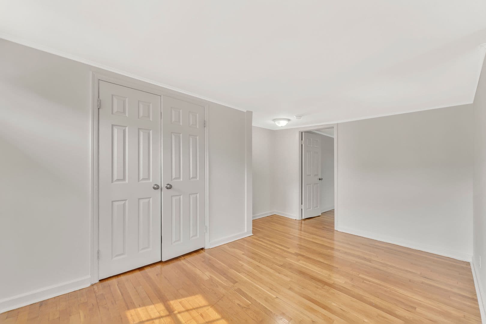 Jamesburg Apartment: 37 Hooker St