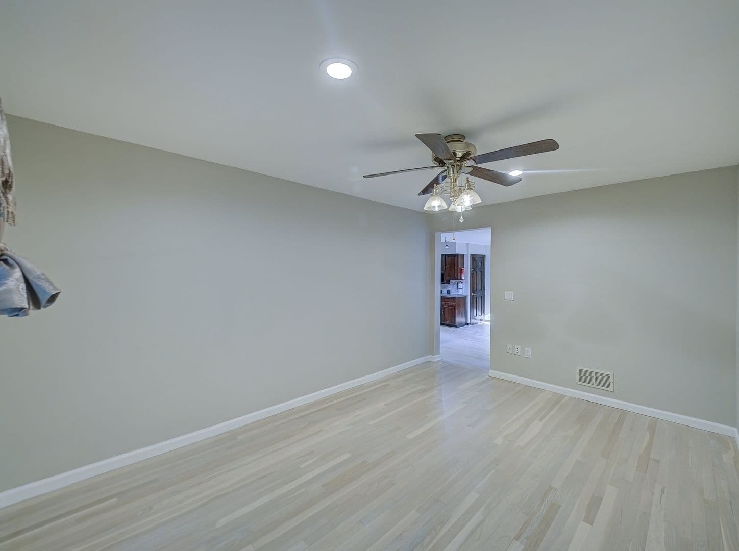 Morganville House: 17 Bauers Ln