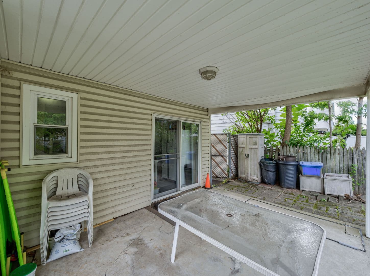 Carteret House: 74 Markowitz St
