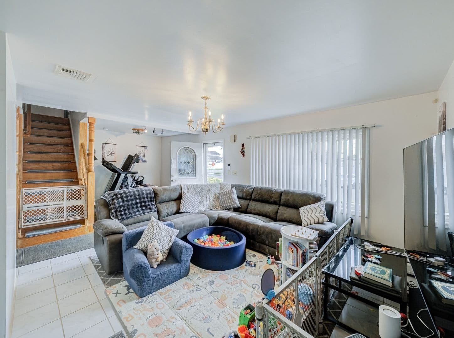 Carteret House: 74 Markowitz St