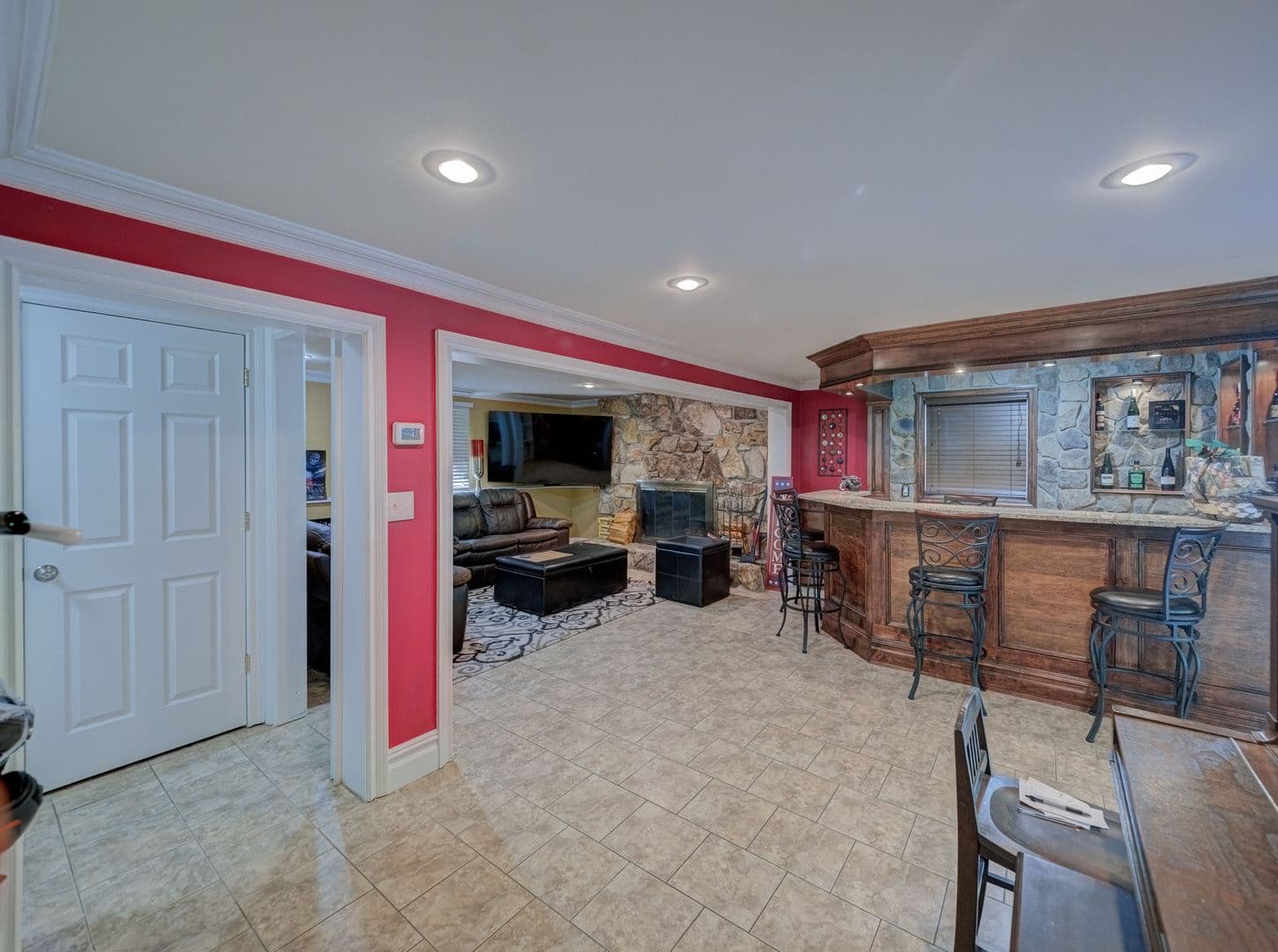 Bloomingdale House: 128 Reeve Ave,