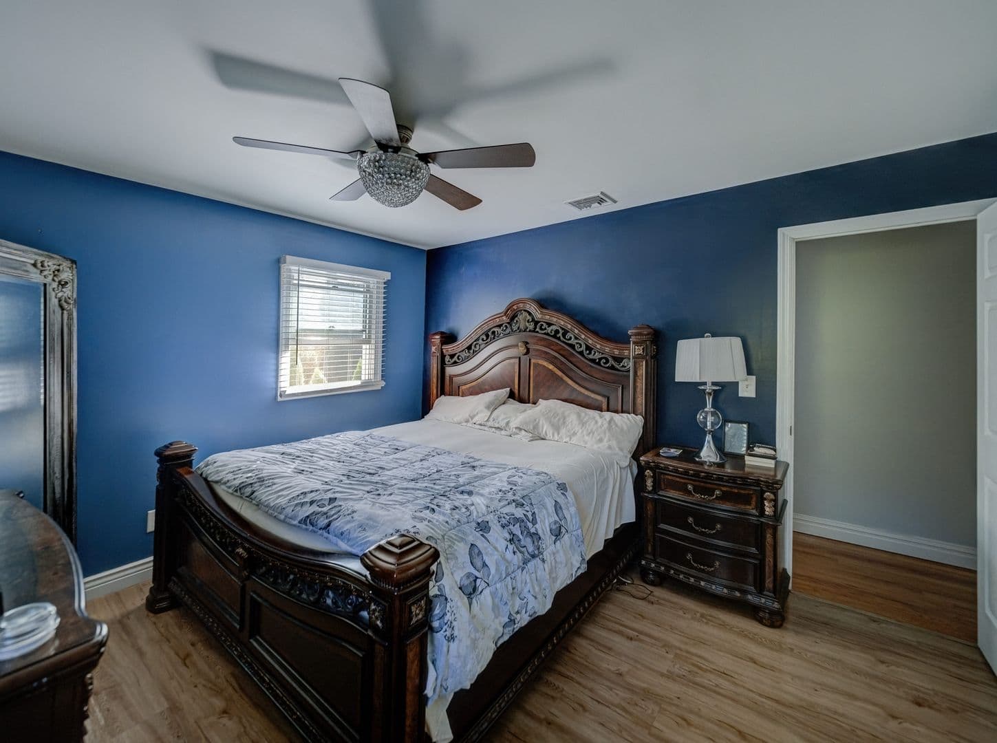 Bloomingdale House: 128 Reeve Ave,